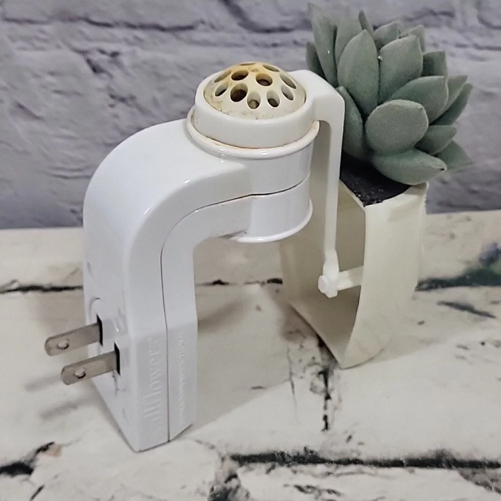 Owl Planter with Succulent Wallflower Scent Diffuser By Bath & Body Works‎